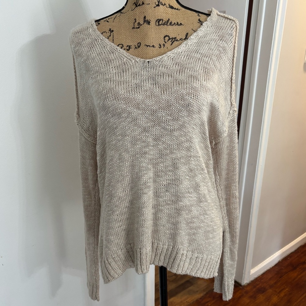 Hippie rose oatmeal size M 100% acrylic shoulder sweater‎ distressed edges Boho